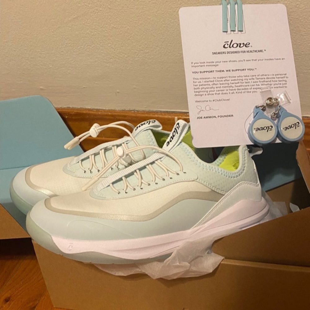 clove shoes vapor